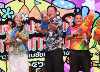 PM Anutin opens Maha Songkran Festival in Ang Thong, joins traditional water celebrations at Khao Suk Road