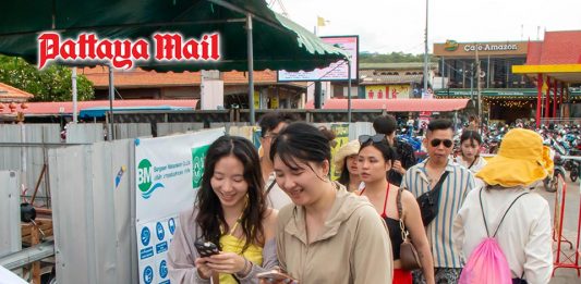 Koh Larn swells with heat-driven tourists as Pattaya sizzles in rising temperatures