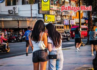 Monsoon front hits Pattaya as storm clouds close in and tourists scramble for updates