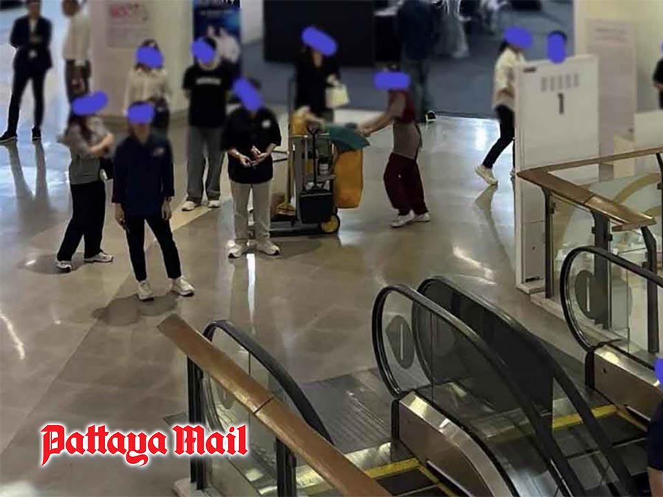 Bangkok beauty clinic removes entire promo team after escalator sales ambush