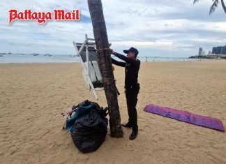 City Hall teams patrol Pattaya beach to remove illegal hanging items and improve order