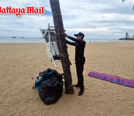 City Hall teams patrol Pattaya beach to remove illegal hanging items and improve order