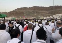 Pilgrims perform Jamarat ritual as key Hajj rites continue in Mina and Mecca