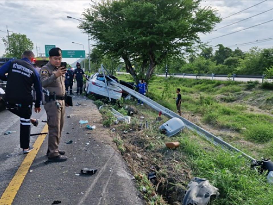 Doctor among two killed in horrific crash on Cha-Am bypass road as guardrail spears vehicle