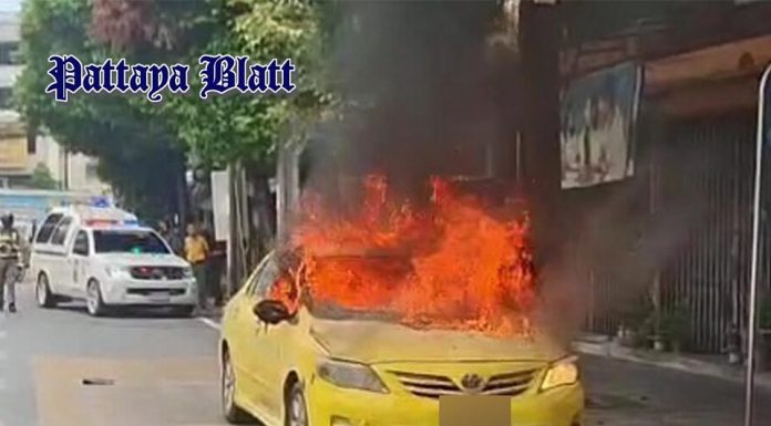 Bangkoker Taxi-Fahrerin entkommt knapp dem Tod, als Feuer unter dem Armaturenbrett ausbricht