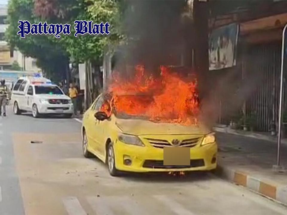 Bangkoker Taxi-Fahrerin entkommt knapp dem Tod, als Feuer unter dem Armaturenbrett ausbricht
