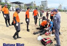Verzweifelte Rettungsaktion am Pattaya Beach – Rettungsschwimmer kämpfen um das Leben eines Ertrinkenden