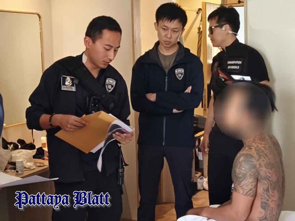 Südkoreaner in Pattaya nach Wohnungsdurchsuchung wegen Online-Verstößen und großem Drogenfund festgenommen