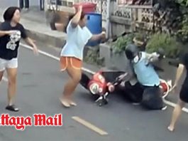 Brave Thai women confront knife-wielding necklace snatcher after attack on grandmother