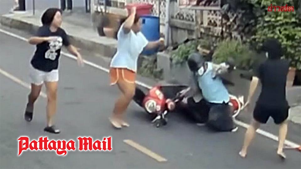 Brave Thai women confront knife-wielding necklace snatcher after attack on grandmother