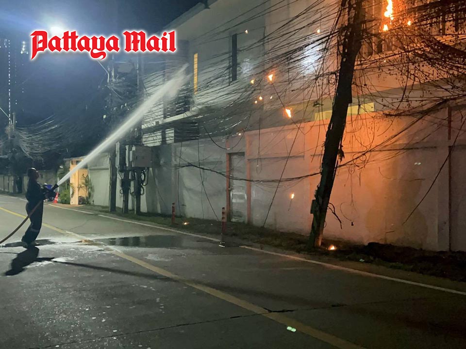 Late-night fire alert as Pattaya crews tackle burning power lines on Thepprasit Road