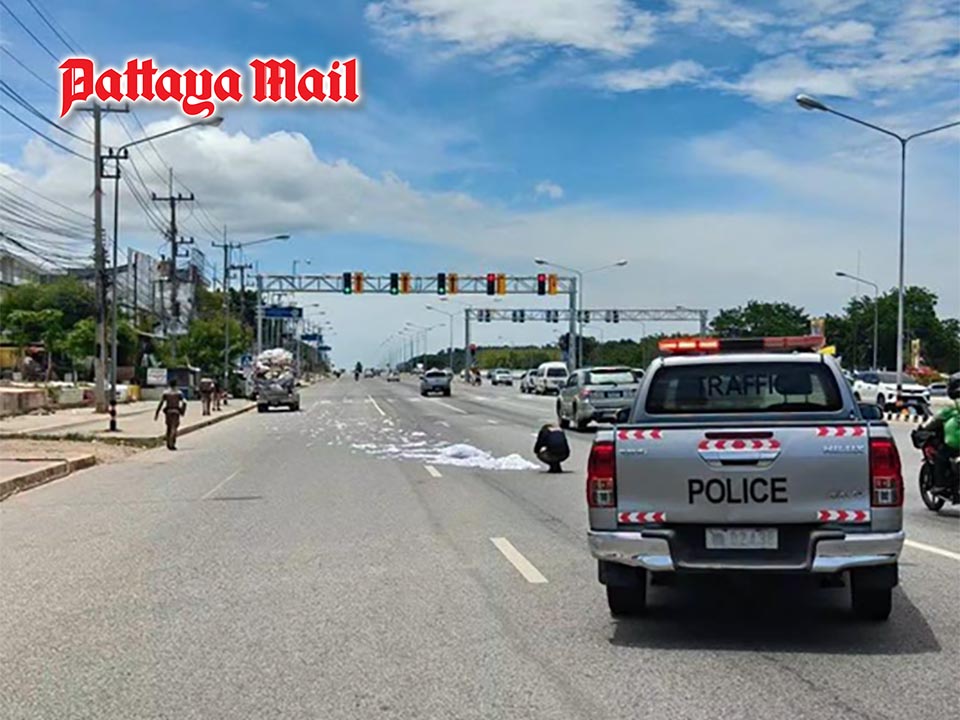 Sathahip Traffic Police fine truck driver after road spill on Sukhumvit Road