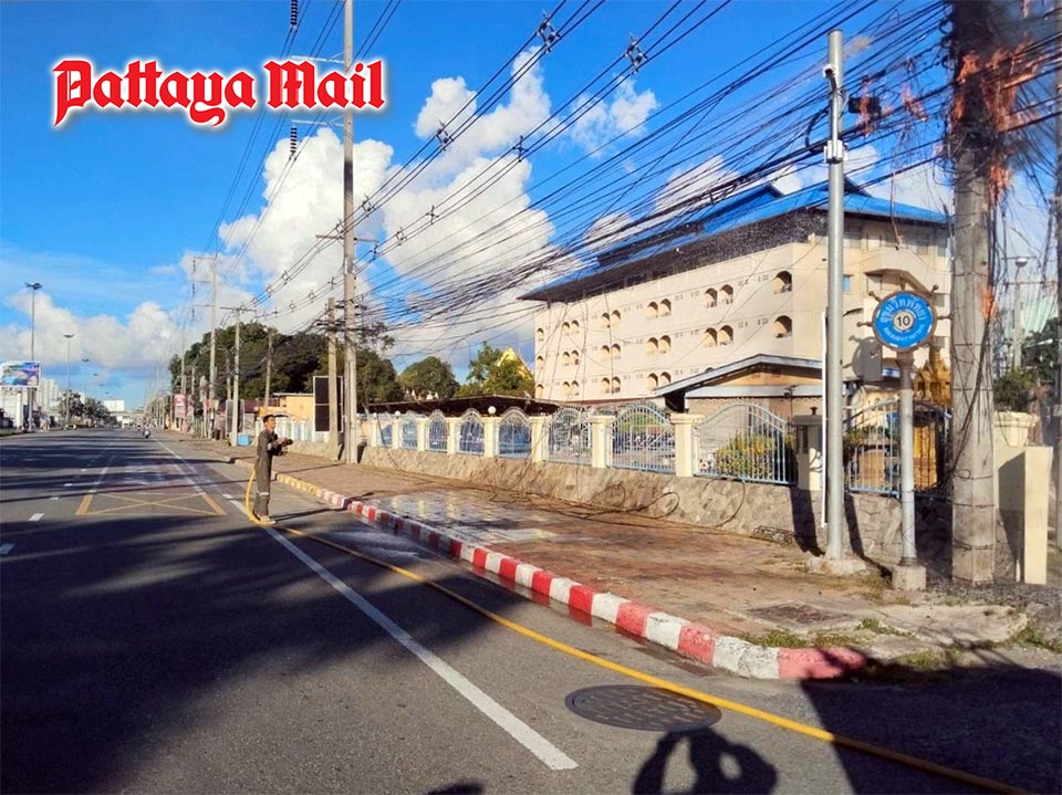 Fire breaks out on power lines along Sukhumvit Road in Pattaya