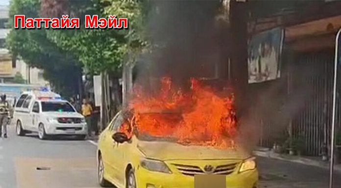 Пожилая таксистка в Бангкоке чудом спаслась, когда под приборной панелью вспыхнул пожар
