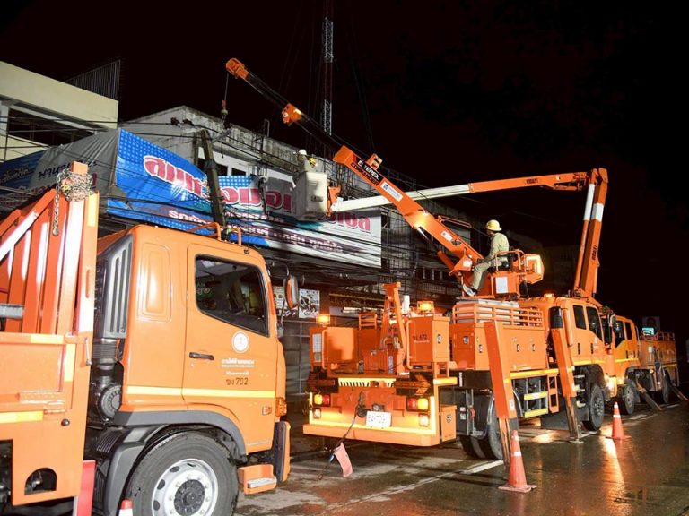 Bangkok storm topples power poles as MEA rushes to restore electricity ...