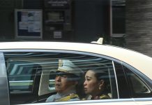 King and Queen accompany Princess Bajrakitiyabha’s final journey to the Grand Palace