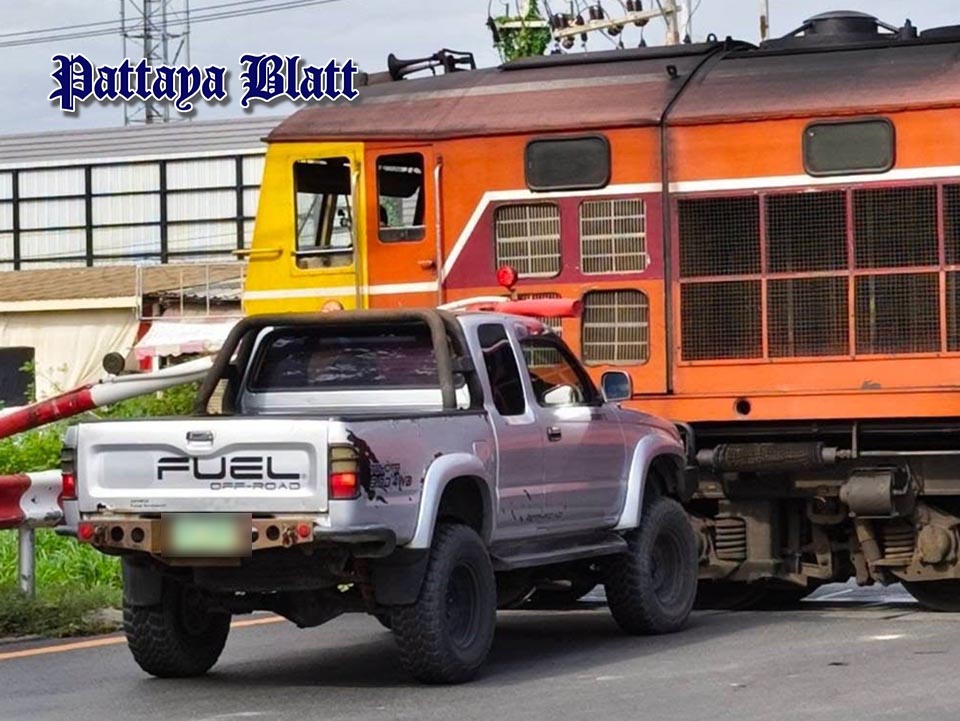 Ausländischer Fahrer riskiert Zugunglück in Pattaya – Öltankzug bremst in letzter Sekunde