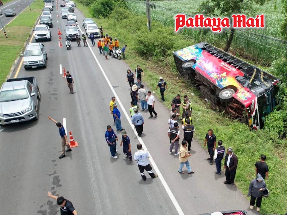 School trip bus overturns terrifying students and teachers in Surin