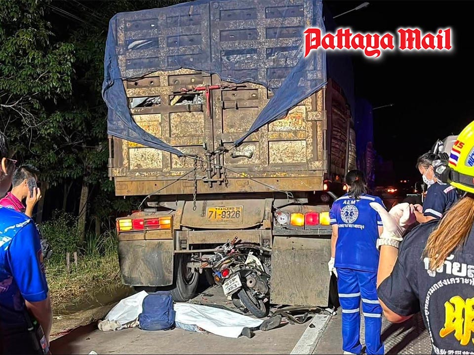 Pattaya worker dies after motorcycle hits 18-wheeler on dark highway