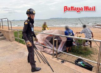 Tourists cooperate after camping ban explained at Jomtien Beach
