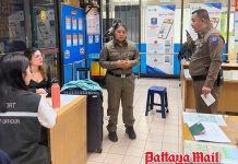 Airport police help Colombian tourist recover wallet left in Bolt ride