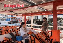 Don’t risk the waves, Pattaya Tourist Police say life jackets are essential