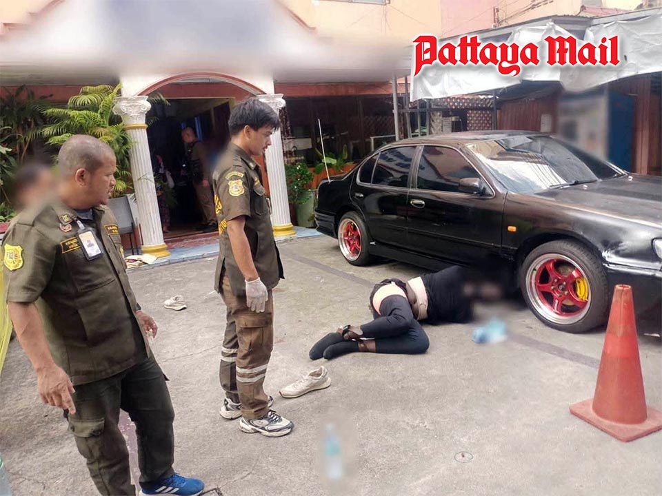 Foreign man shot after stabbing Bangkok police officer during knife rampage