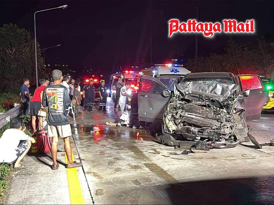 Family SUV wreck near Pattaya leaves boy, 13, seriously injured