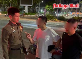 Chinese driver refuses breath test after Pattaya crash detained by police