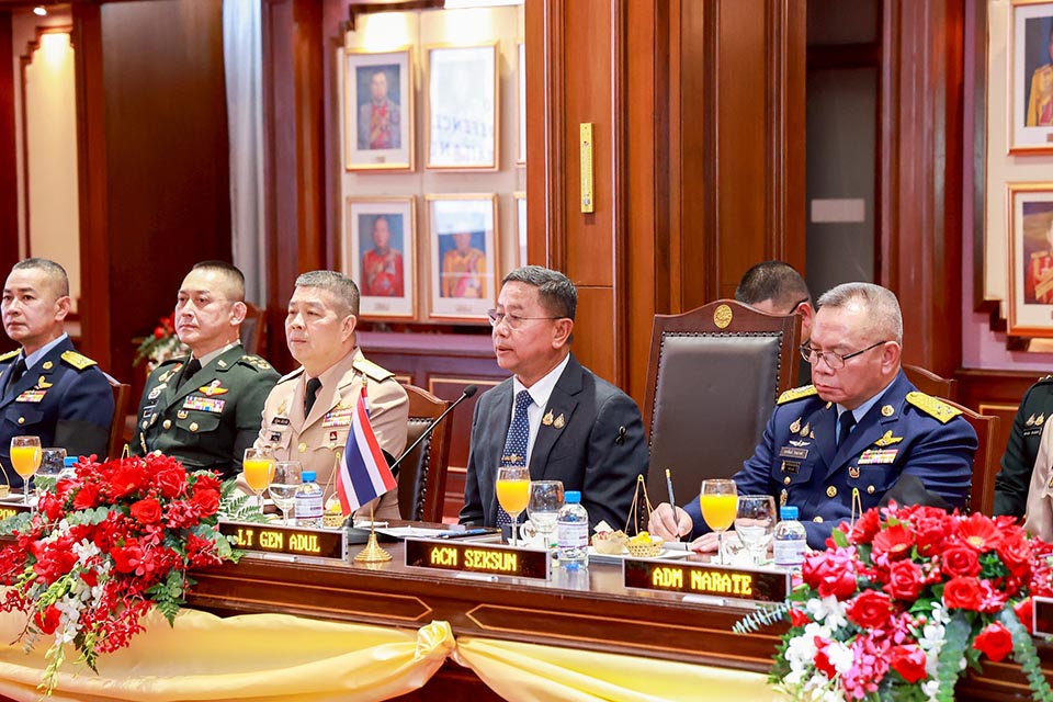 China reaffirms neutrality on Cambodia arms supplies during talks with Thailand