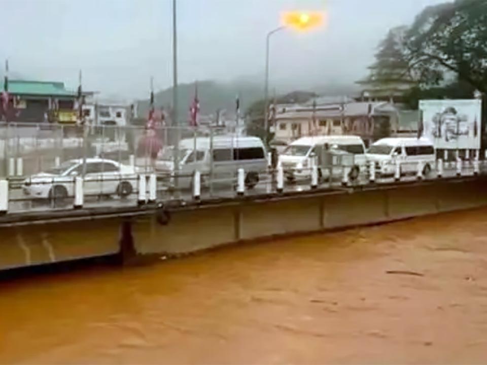 Chiang Rai monitors rising Sai River as water levels near critical mark