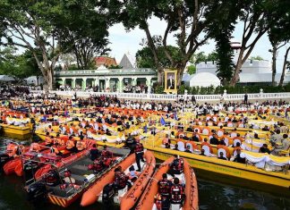Bangkok’s canals come alive for royal merit-making festival
