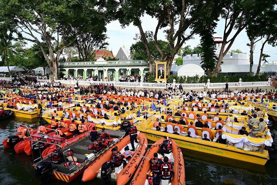 Bangkok’s canals come alive for royal merit-making festival