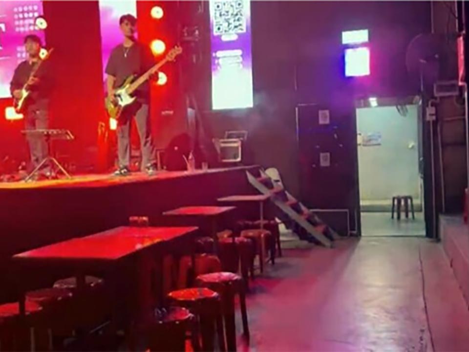 Deadly Bangkok blaze sends customers fleeing entertainment venues