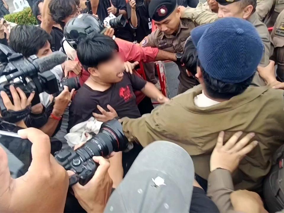 Environmental protest in Chiang Mai ends after clash outside Chinese Consulate