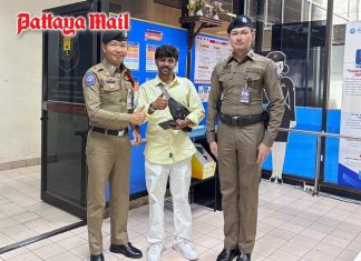 Indian tourist reunited with phone after leaving it in Bolt car