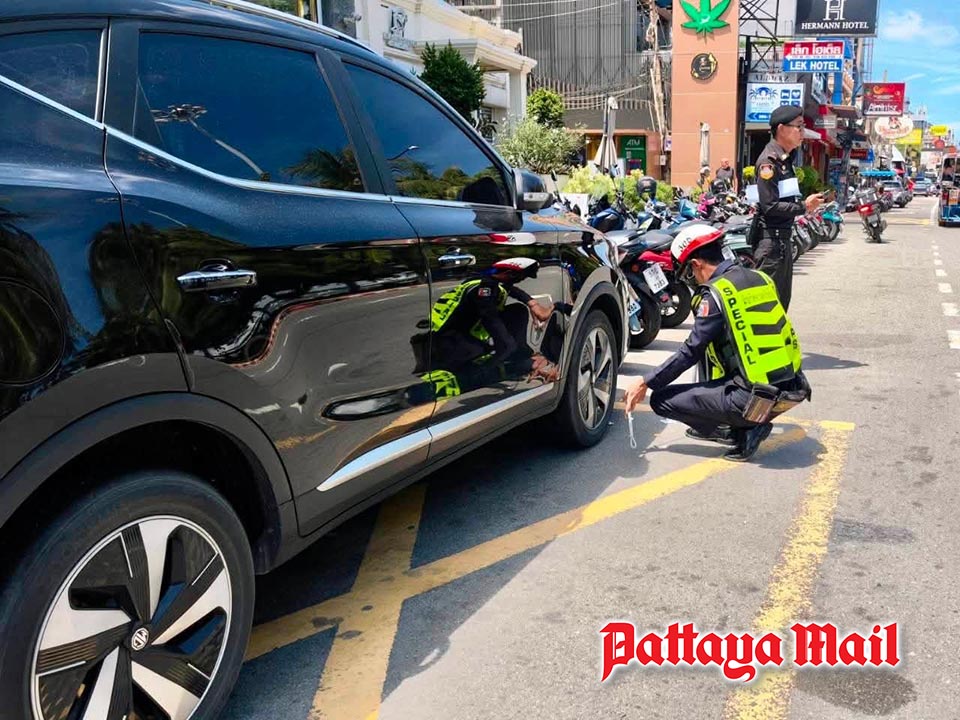 Mayor launches beach road parking blitz across Pattaya