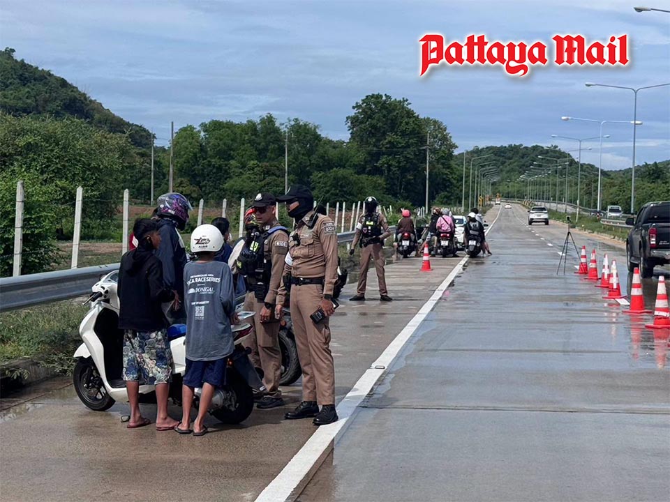 Police move in before thousands of motorbikes head for Sattahip beach gathering