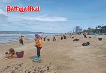 Mystery oil slick cleaned up from Pattaya’s Jomtien Beach