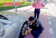 Watch the colors before you park on Pattaya beach roads