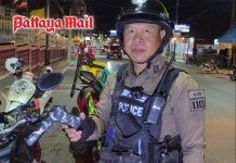 Man arrested after wielding fake pistol at passing cars near Sattahip market
