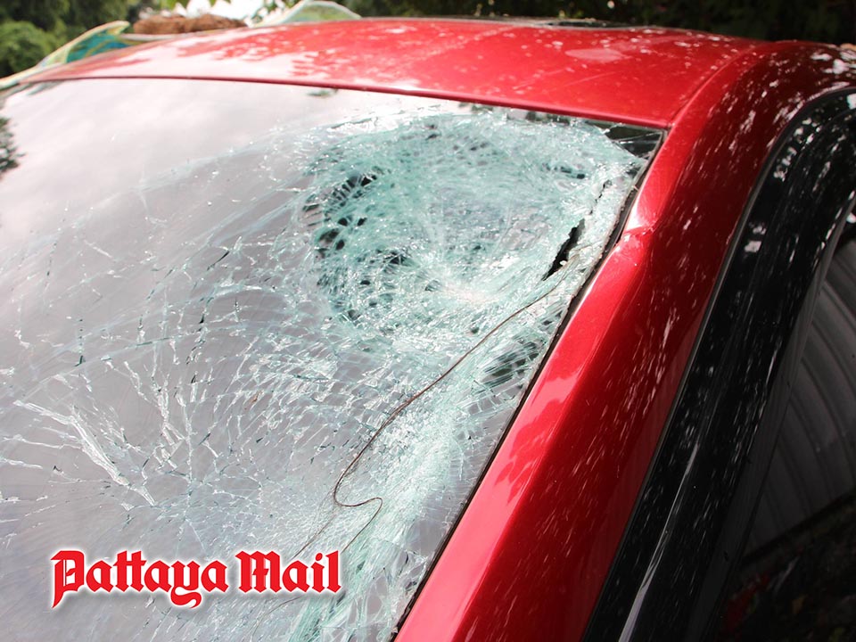 Doctor admits running red light in Chiang Rai crash, killing 2 and injuring 1
