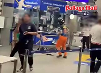 Rescue volunteers suspended after assaulting taxi driver in Bangkok