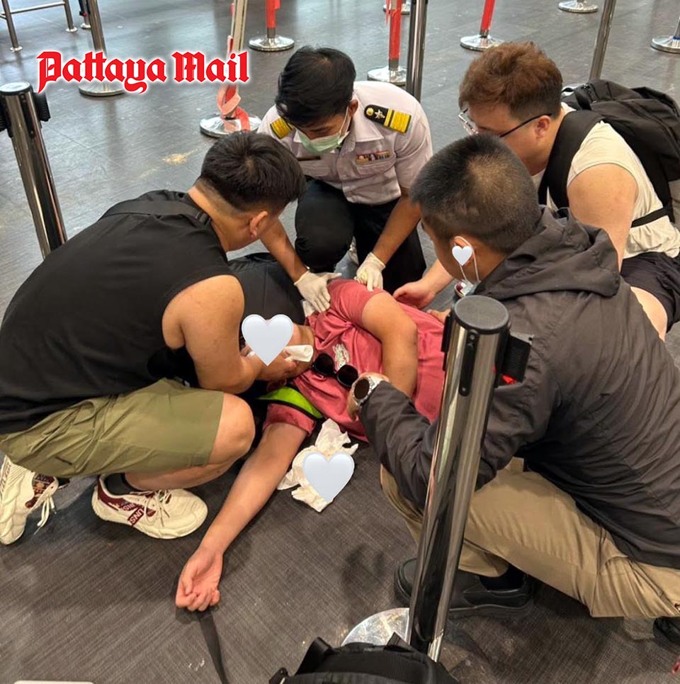 Passenger collapses at Suvarnabhumi Airport arrival hall prompting swift rescue
