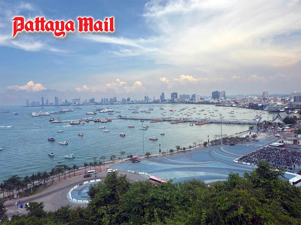 Pattaya Bay stays calm amid weather warning for land and sea travelers