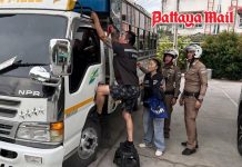 Ban Chang Police rescue toddler locked inside six-wheel passenger truck