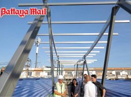 Mayor inspects new covered footbridge project across Pattaya