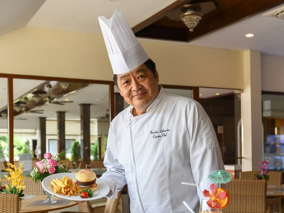 Experience the Oasis Restaurant at Thai Garden Resort
