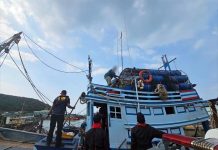 Two boat owners arrested for illegal Starlink installation on Songkhla Lake