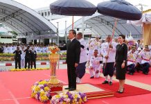 King and Queen open new naval hospital building in Bangkok